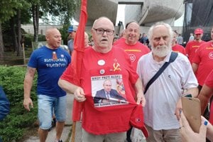 Členovia Slovsnkého bratstva na pripomenutí SNP v auguste 2023.