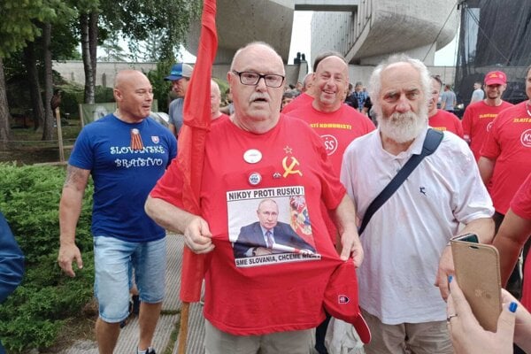 Členovia Slovsnkého bratstva na pripomenutí SNP v auguste 2023.