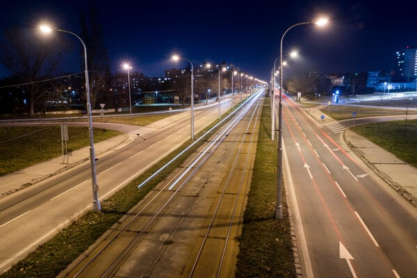 Električková trať na Ružinovskej ulici.