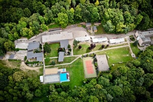 Oliwa resort sa tvarovo podobá na olivu.