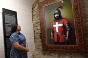 Riaditeľka múzea Stanislava Rovňáková v novej expozícii s názvom Rytier Albert a doba stredoveká.