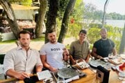 Zľava: Tristan Tate, Richard Glück, Erik Kaliňák a Andrew Tate.