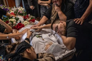 Damir sa nikdy nenarodil. Ruská raketa zasiahla aj ukrajinskú pôrodnicu