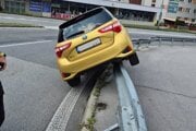 K nehode došlo na zjazde z Orlovského mosta.