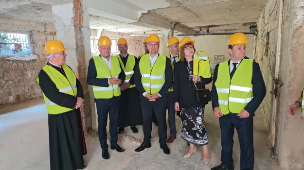 Prehliadka priestorov Palárikovho domu. (zdroj: Pavol Stolárik)