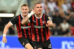 Timotej Kudlička oslavuje svoj prvý súťažný gól za Spartak. 