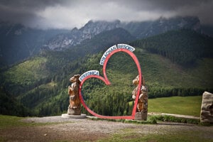 Lyžiarske stredisko Strednica v Ždiari má skvelú polohu s výhľadom na Belianske Tatry.