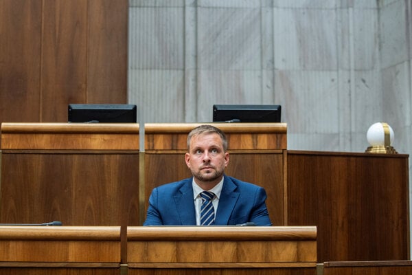 Minister zdravotníctva Kamil Šaško v parlamente.