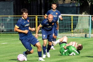 DNV (v modrom) - Ráztočno 3:1