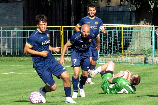 DNV (v modrom) - Ráztočno 3:1
