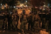 V Belehrade voči demonštrantom zasahovala polícia.