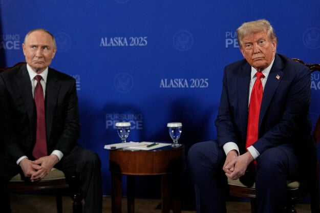 Ruský prezident Vladimir Putin a americký prezident Donald Trump. (zdroj: SITA/AP)