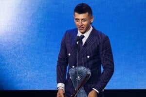 Tajne dúfal, že by mohol zdolať Slafkovského. Fehérváry nevyhral, aj keď mal životnú sezónu