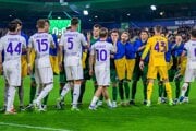 futbalisti si podávajú ruky pred prvým zápasom 1. kola play-off Konferenčnej ligy FC Polissija Žytomyr - AFC Fiorentina v Prešove