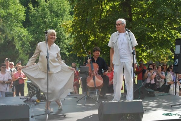 Herečka Eliška Balzerová a režisér Peter Hledík.
