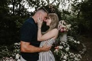 Taylor Swift je zasnúbená. O ruku ju požiadal Travis Kelce.