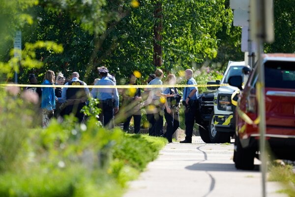 Pri streľbe na katolíckej škole v Minneapolise zahynuli dve deti
