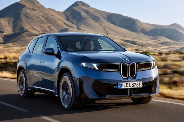 BMW iX3 (zdroj: BMW)