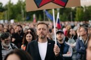 Český minister vnútra Vít Rakušan na protivládnom proteste v Bratislave.