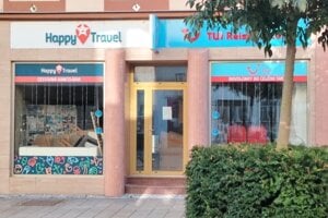 Polícia rieši stovky trestných oznámení. Krach Happy Travel vyšetrujú ako podvod