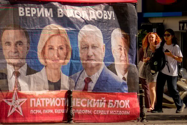 Hlavným súperom prozápadnej vládnej Strany akcie a solidarity v Moldavsku bol Vlastenecký blok proruských strán, podporovaných Moskvou.