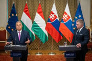 Maďarský premiér Viktor Orbán a premiér Robert Fico na tlačovke po spoločnom stretnutí na Slovensku z januára 2025.
