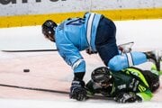 Zľava Patrik Maier (Slovan) a Scott Austin Kosmachuk (Žilina) počas zápasu 7. kola hokejovej Tipsport ligy.