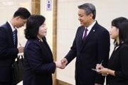 Šéfka severokórejskej diplomacie Čche Son-hui (vľavo) v Pekingu.