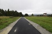 Aj pri Banskej Bystrici pribudla nová asfaltová cyklotrasa. Vedie od mestskej časti Šalková smerom na obec Poniky.