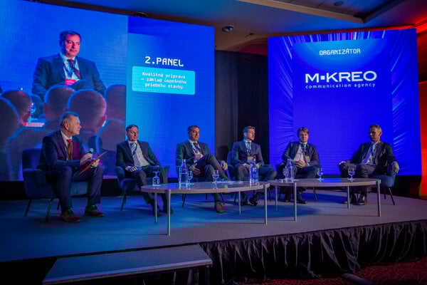 Diskusia z druhého panelu s názvom Kvalitná príprava – základ úspešného priebehu stavby.