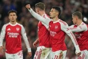 Arsenal oslavuje gól. 
