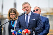 Premiér Robert Fico počas tlačovej konferencie k výstavbe novej vojenskej nemocnice v Prešove.