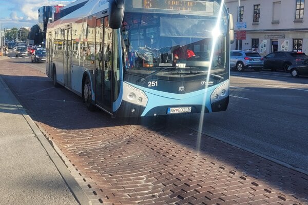 Vlny na výbočisku v centre mesta.
