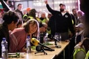 Greta Thunbergová na tlačovej konferencii v Štokholme.