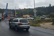 Železničné priecestie v traťovom úseku Sklené pri Handlovej – Handlová.