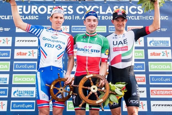 Zľava Arnaud Démare, Elia Viviani a Alexander Kristoff ukončili kariéru v roku 2025. 