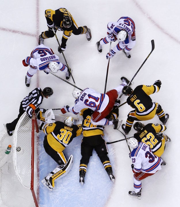 Hokejisti Pittsburgu postúpili cez New York Rangers.