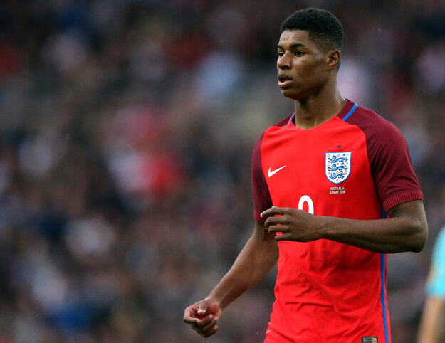 Anglický mladík Marcus Rashford je najmladším hráčom šampionátu.