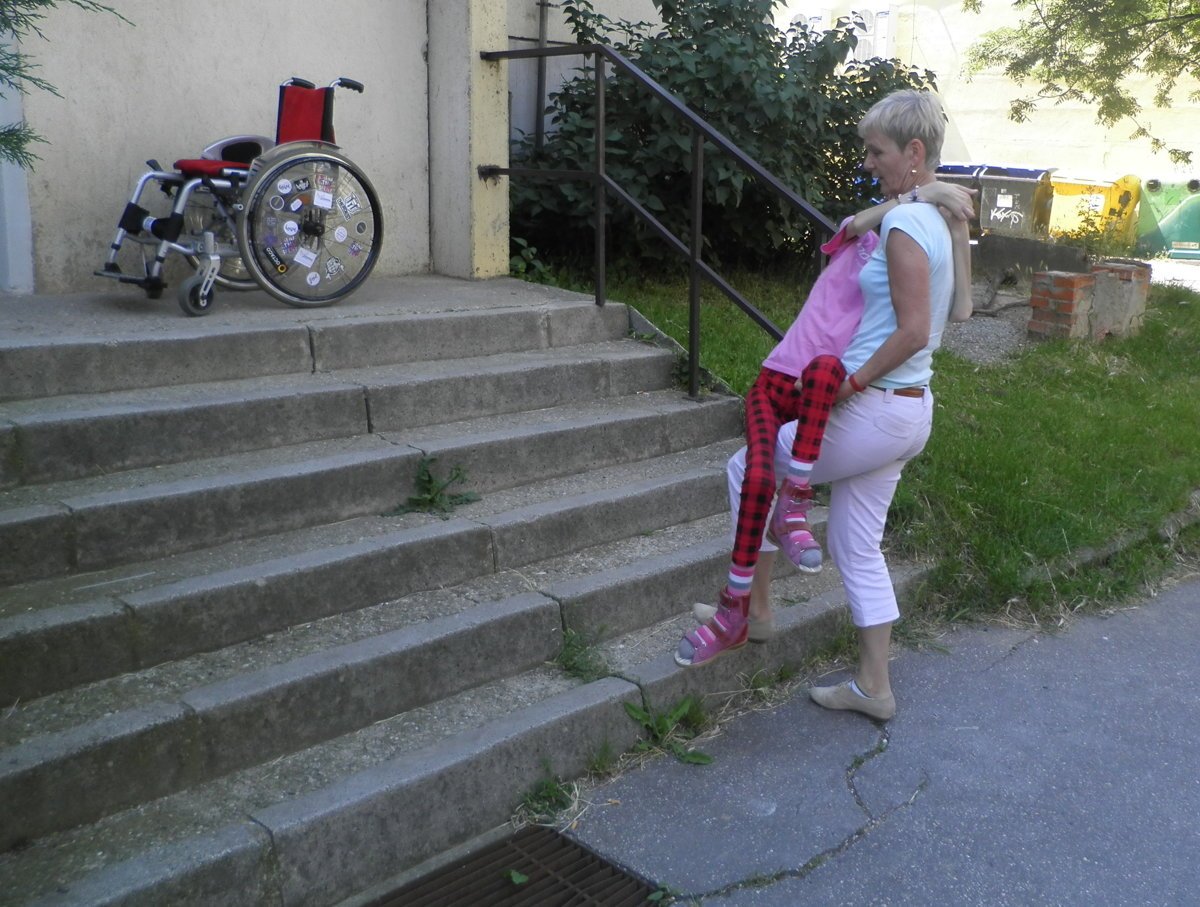 Nebankovni pujci jablone nad nisou photo 6
