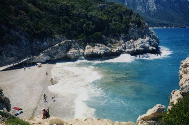 Jedna z pláži na západnom pobreží ostrova Samos. (zdroj: flickr/cc/damian entwistle)