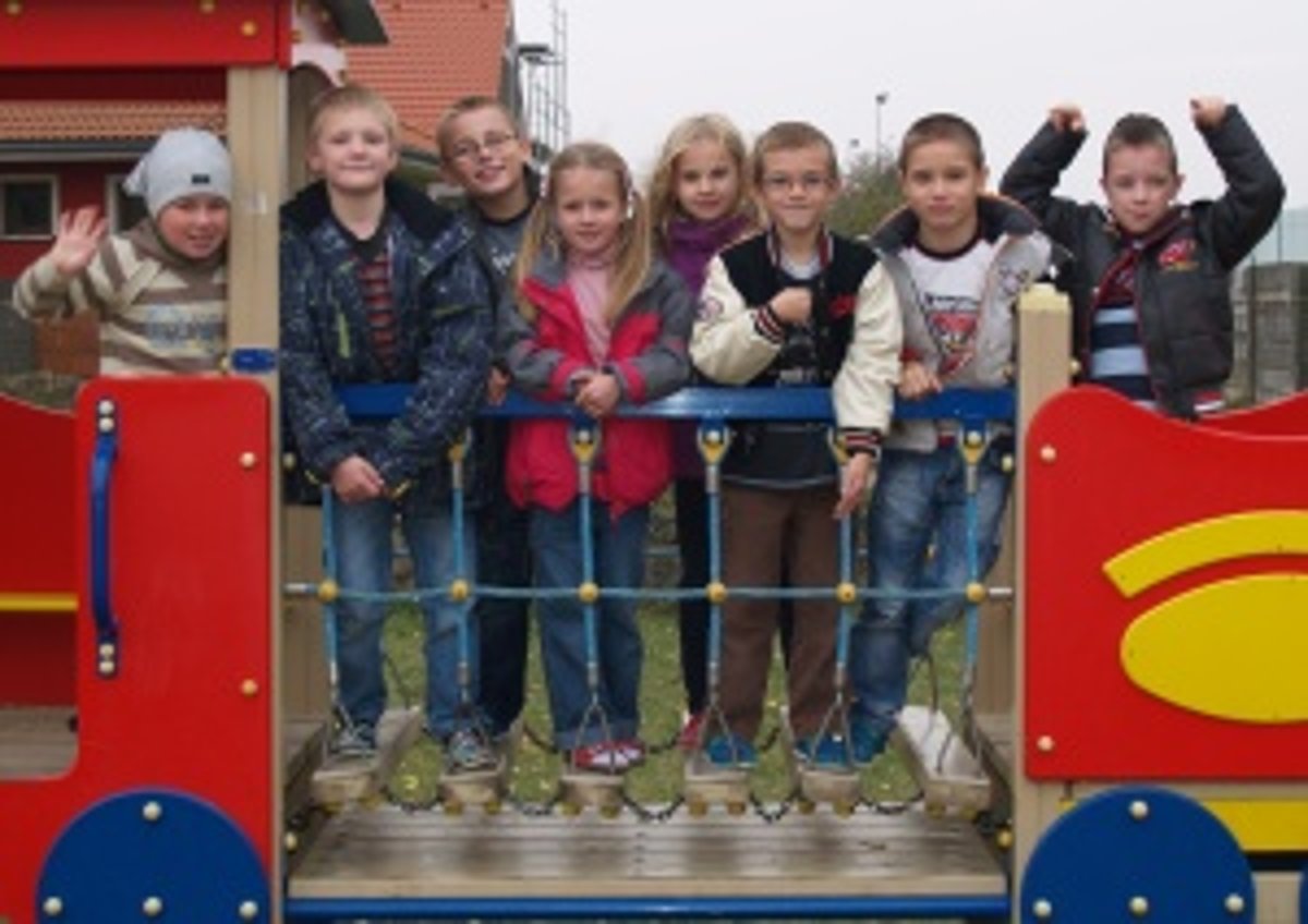 čierna mačička stále buchol