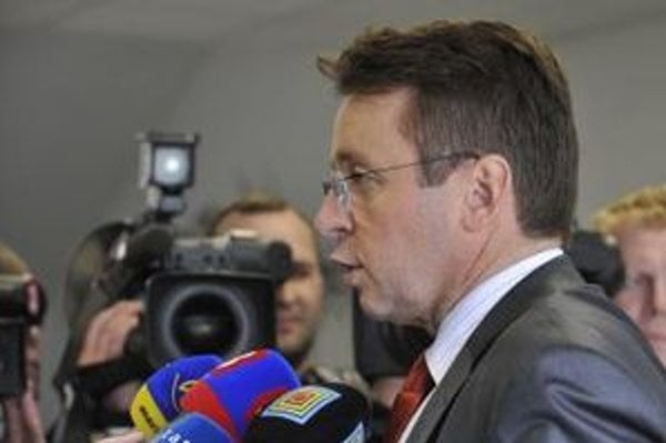 Minister financií.