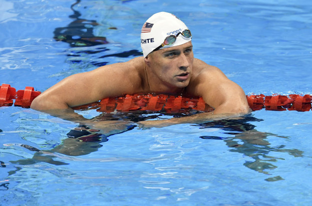 Americký plavec Lochte si príbeh o ozbrojenom prepadnutí vymyslel.