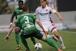 Jakub Paur z AS Trenčín a Miroslav Petko z 1. FC Tatran Prešov.