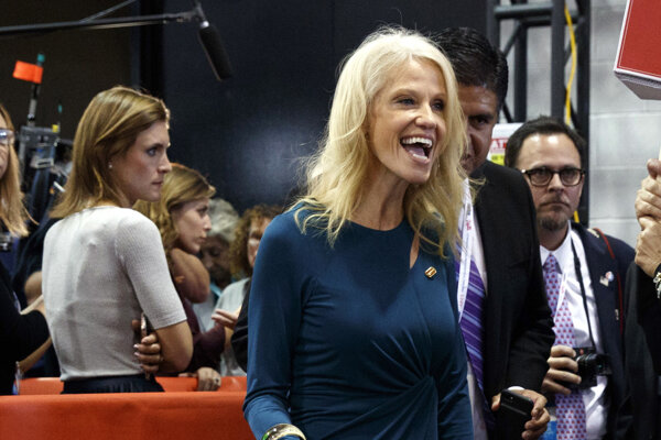 Hosťom úvodnej relácie bola aj šéfka Trumpovej kampane Kellyanne Conwayová.