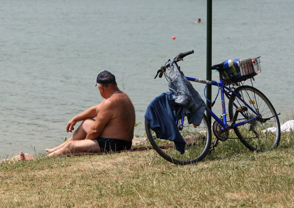 Cyklista na ružínskej pláži.
12.07.2016, Ružiná