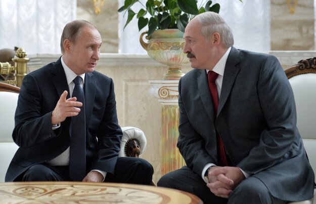 Lukašenko (vpravo) a Putin.