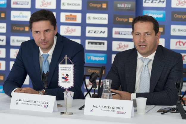 Vľavo Miroslav Valíček a s ním Martin Kohút, prezident SZĽH.