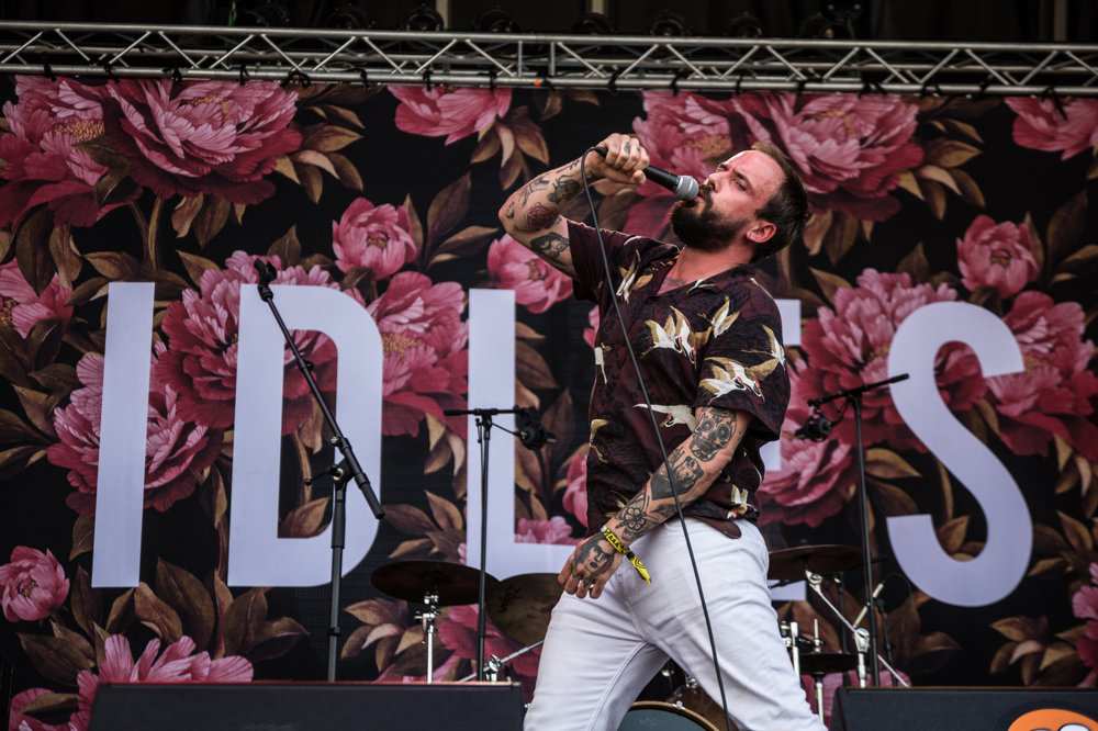 Idles.