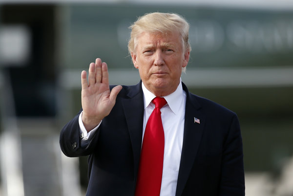 Za múr na hranici s Mexikom už Trumpa skritizoval aj športový redaktor